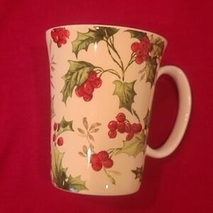 Coastline Imports Bella Lux Gracie Bone China Holly Berry Mug